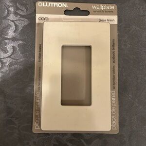 Lutron Claro Gloss Finish Wallplate